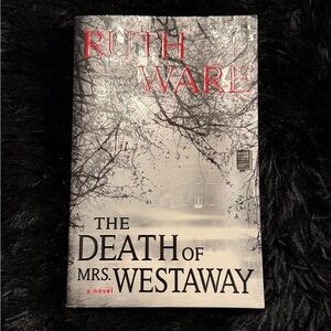 The Death of Mrs. Westaway Softcover by Ruth Ware